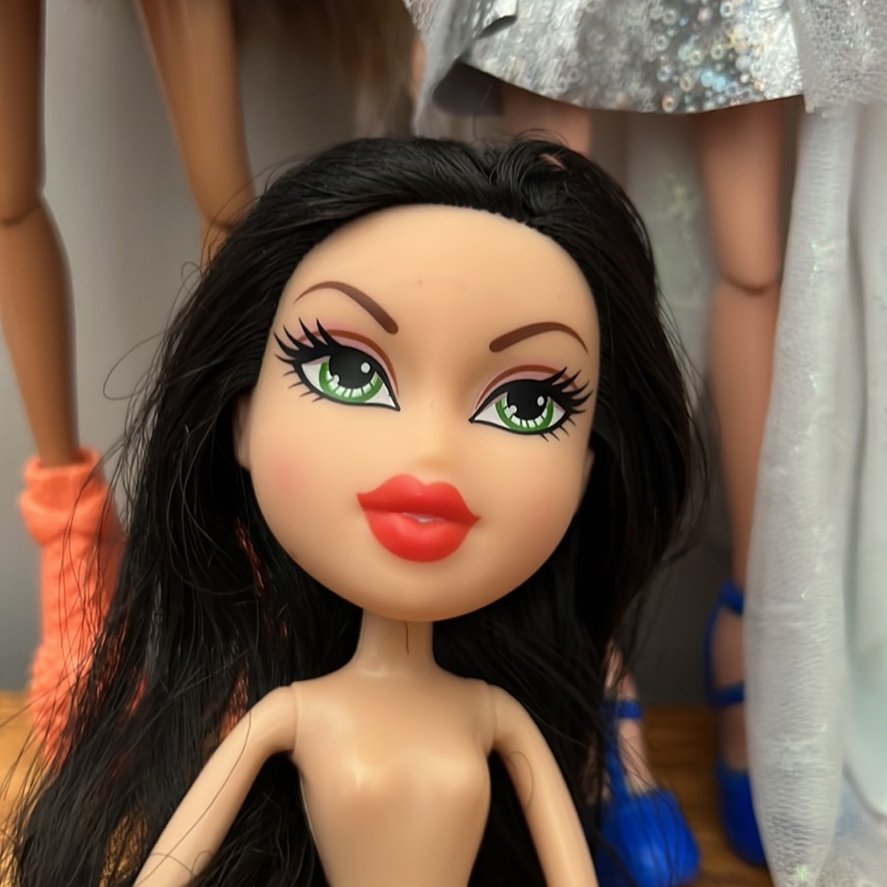 Bratz Doll bundle of 4 - Picture 6 of 7